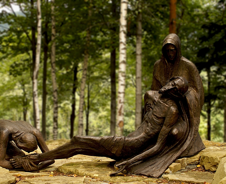 Monumento estatua muerte escultura