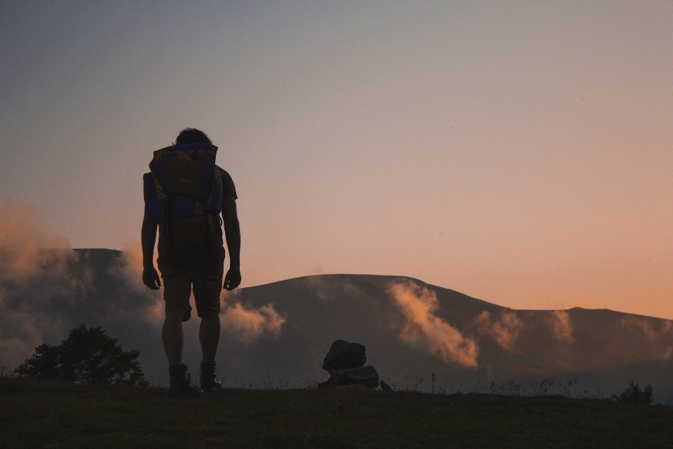 Homme paysage horizon montagne