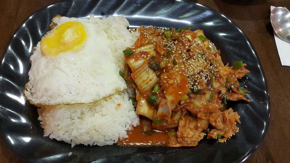 식당 접시 식사 음식