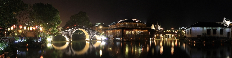 Eau lumière pont nuit