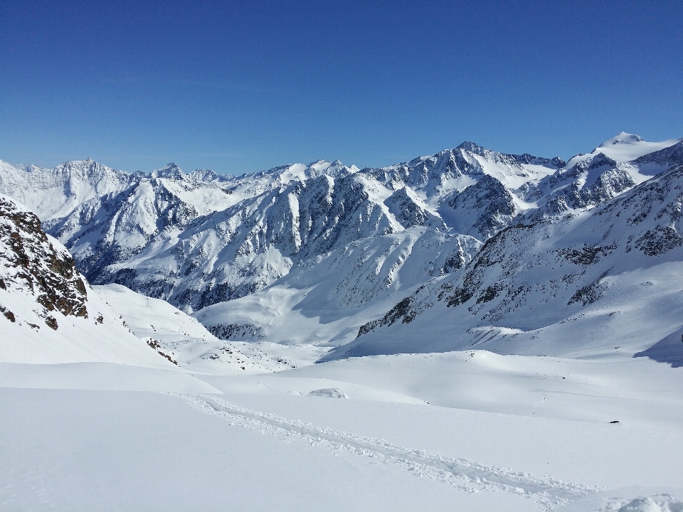 Paysage nature montagne neige