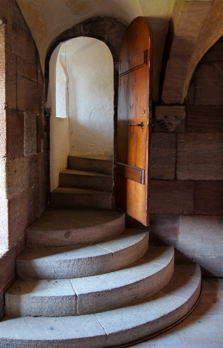 Die architektur holz treppe
 bogen