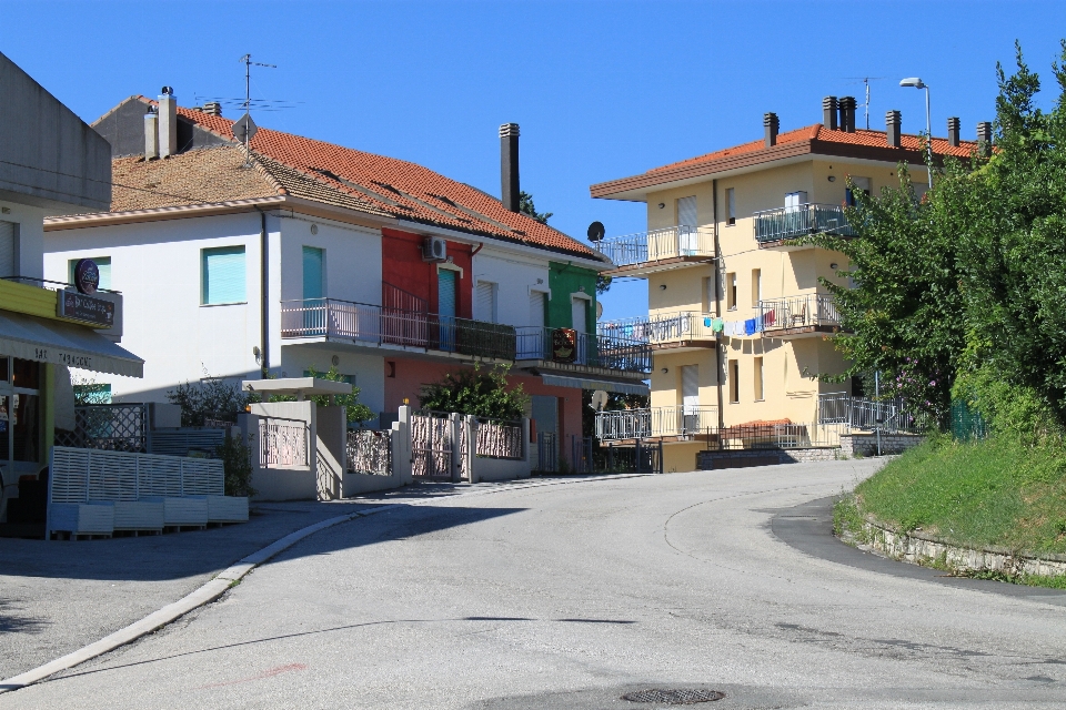 Strada casa città asfalto
