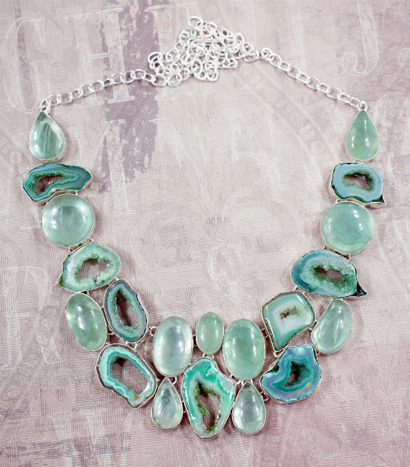 Rock chain stone green