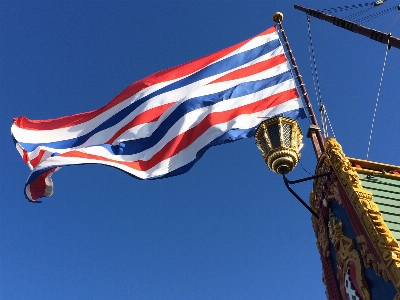 Schiff laterne flagge wehende fahne
 Foto