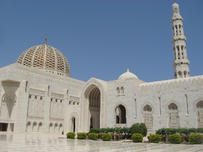 Building palace landmark cathedral Photo