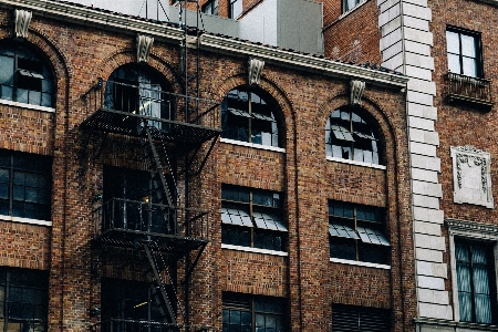 建築 家 窓 エスケープ 写真