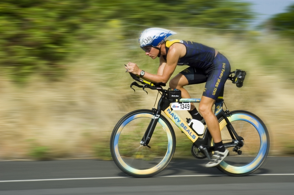 道 スポーツ 自転車 男