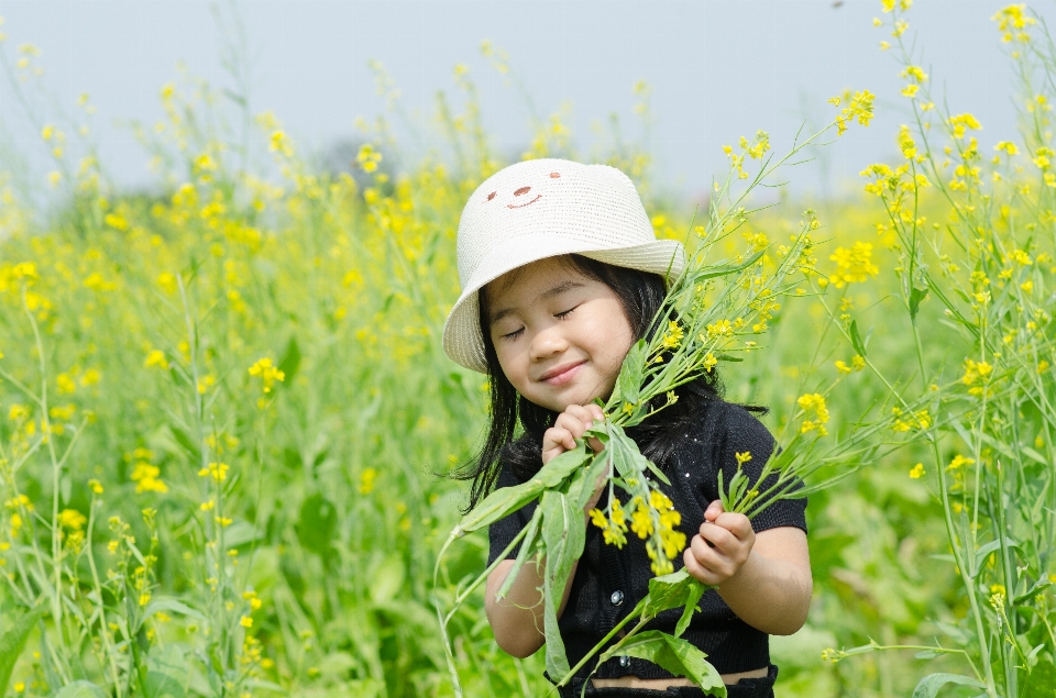 自然 草 植物 女の子