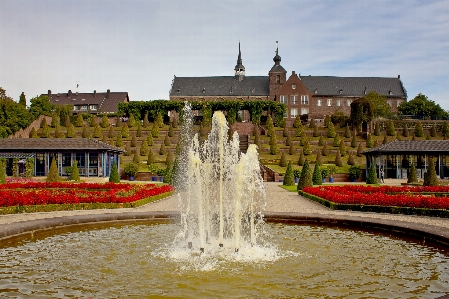 Photo Eau bâtiment château
 palais