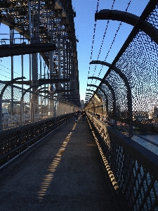 Foto Luz acompanhar ponte paisagem urbana