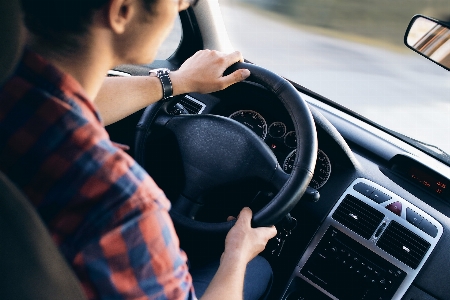 Foto Pria orang mobil roda