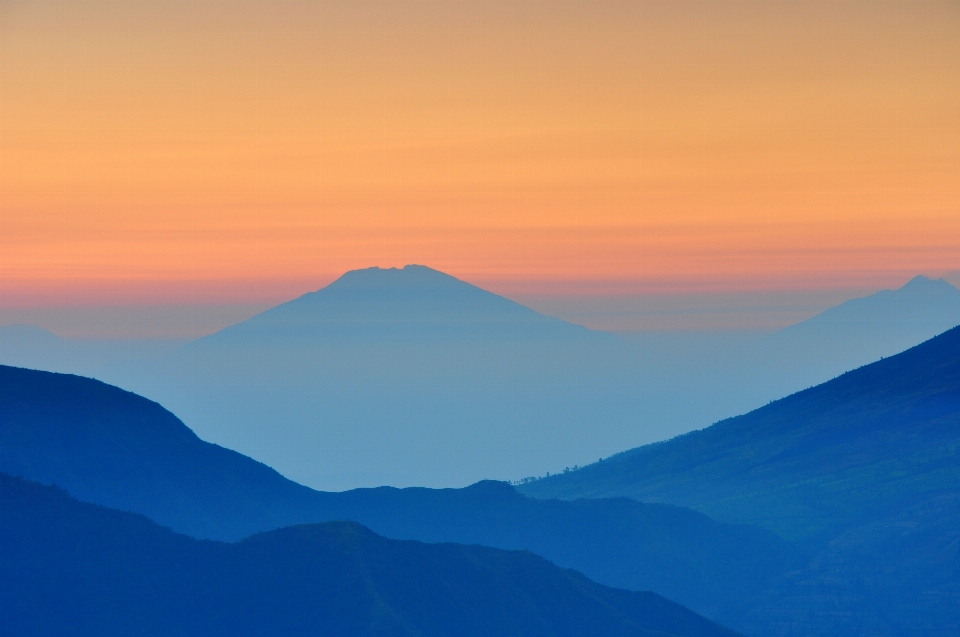 Paysage horizon montagne nuage