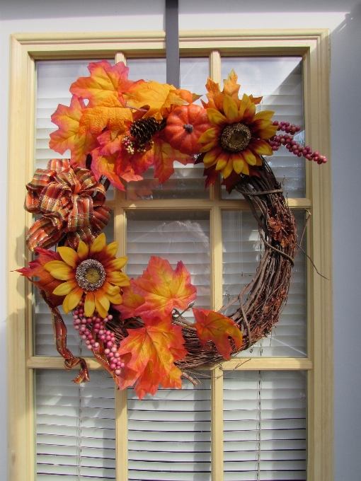 Fall flower foliage decoration