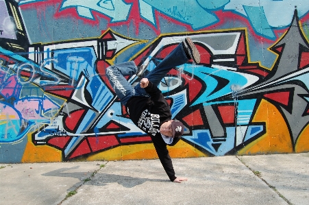 Dance graffiti street art Photo