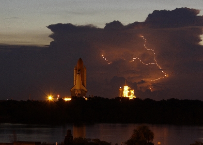 Foto Awan matahari terbit terbenam malam