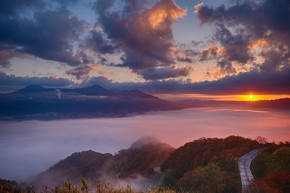 Landscape horizon mountain light