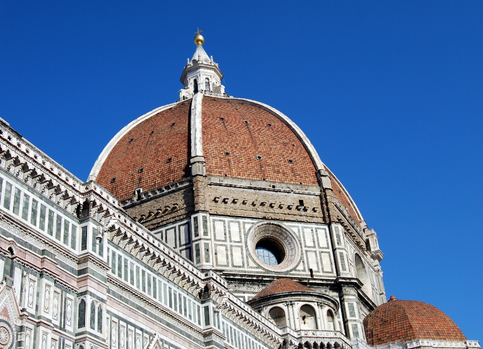 Edificio punto di riferimento italia toscana