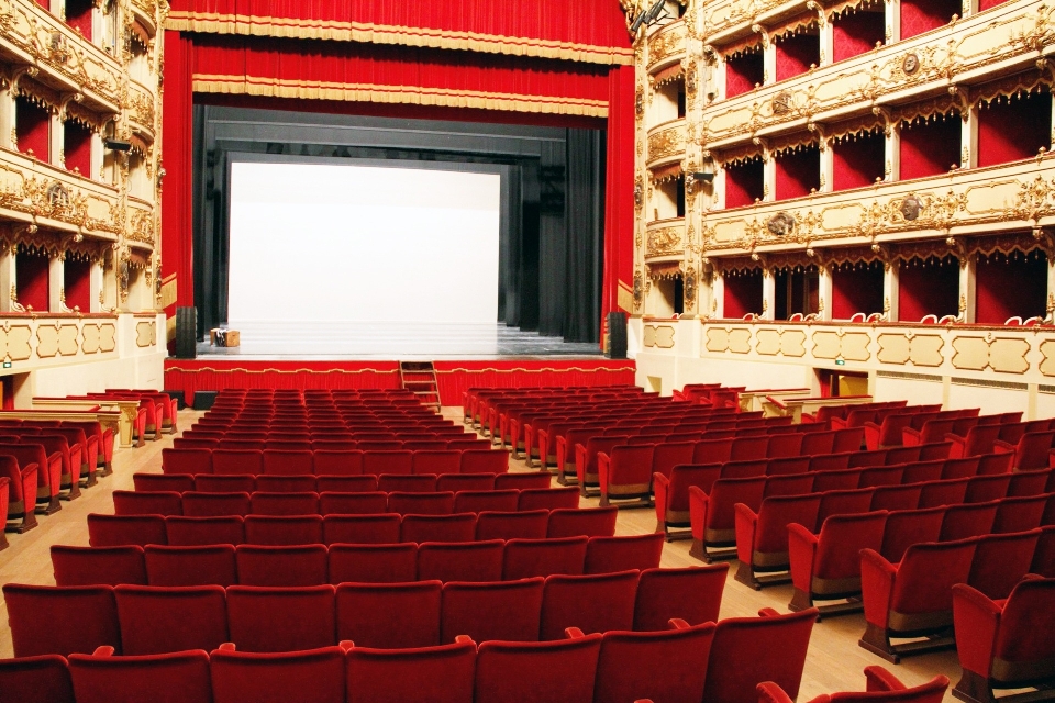 Auditorium
 gebäude publikum zeigen