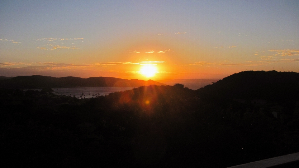 地平线 山 天空 太阳