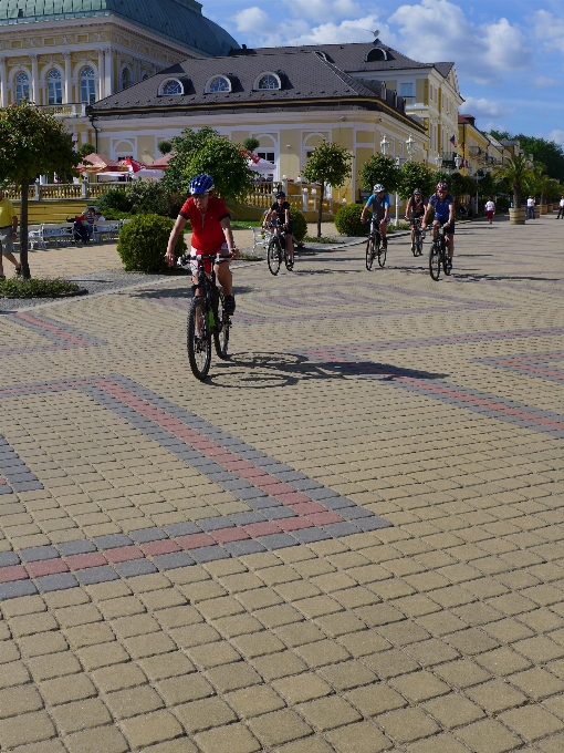 Sokak yuvarlak bisiklet geçit