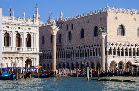 Boat palace vehicle italy Photo