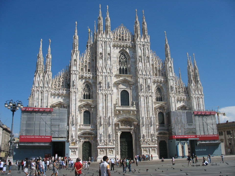 Arquitetura prédio europa praça
