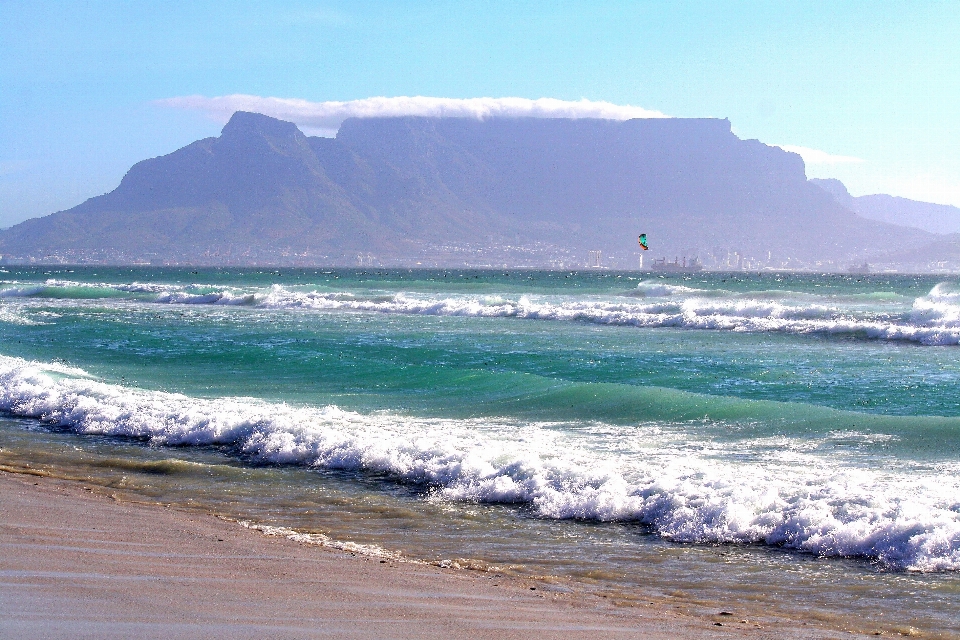 Praia mar costa oceano