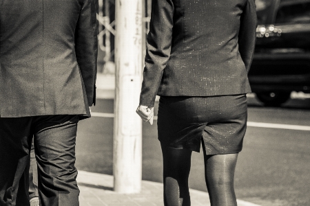 Foto Lavoro uomo abito bianco e nero
