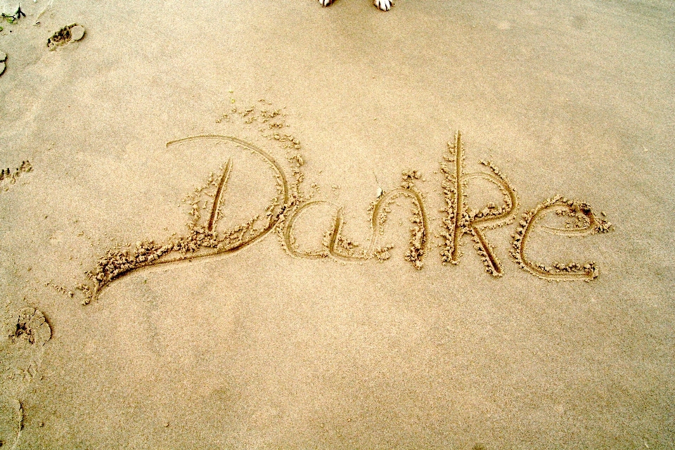 Sand material danke
 schriftart