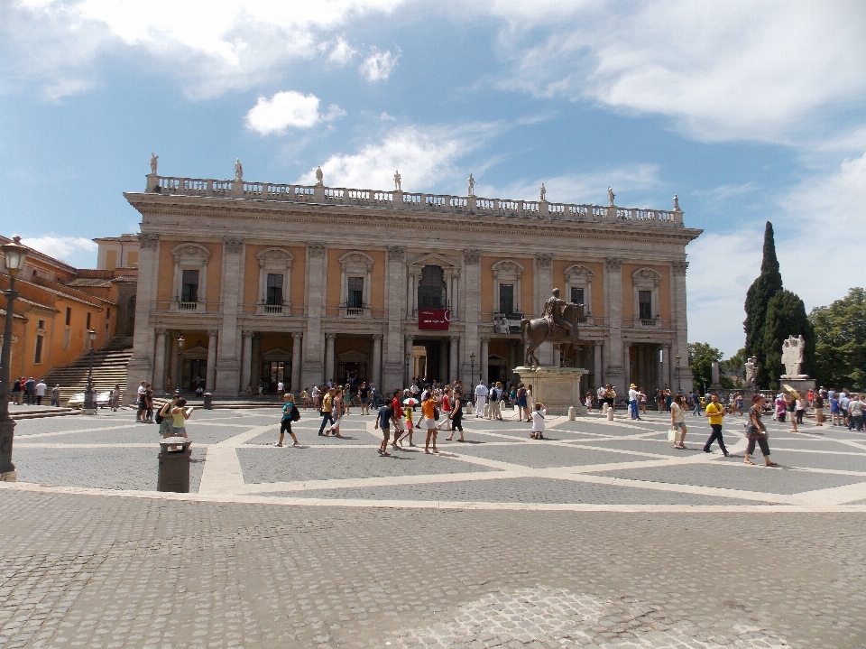 Bina saray müze plaza
