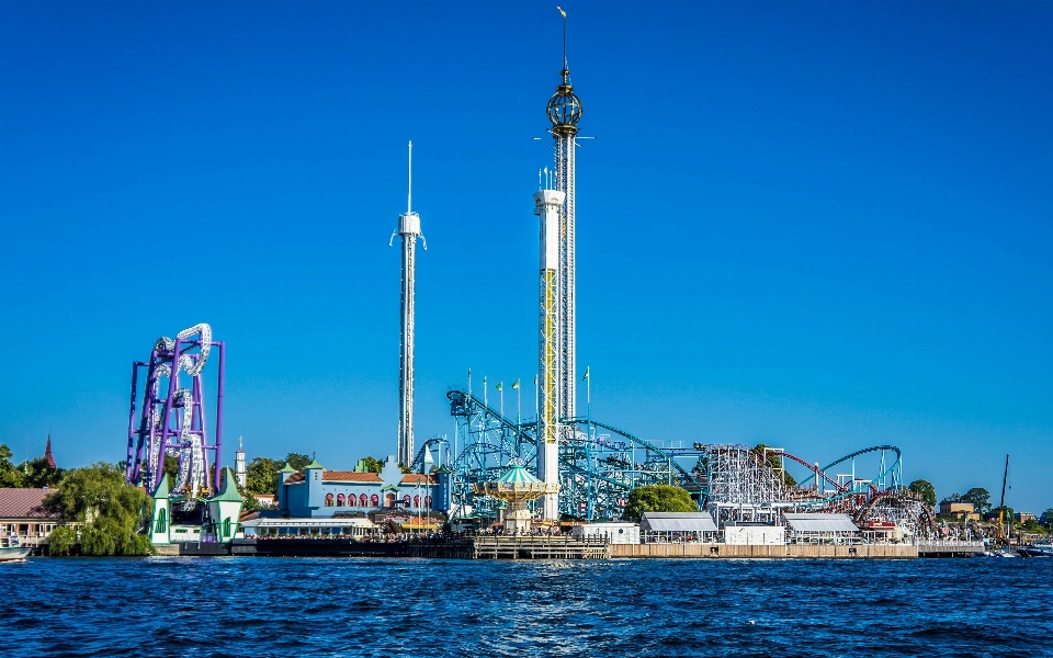 Exterior europa vehículo parque de atracciones
