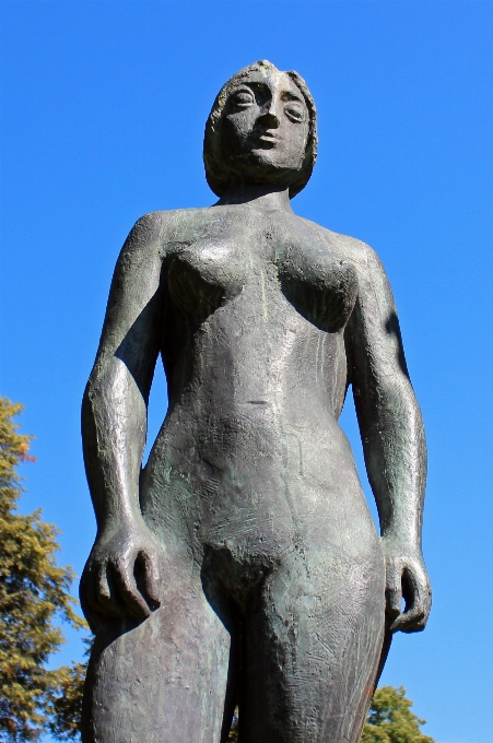 Persona donna monumento femmina