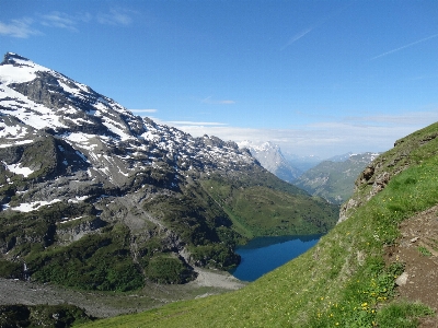 Foto A piedi montagna escursionismo
 avventura