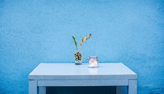 Table white glass wall Photo