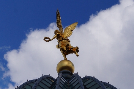 Photo Aile ciel monument statue