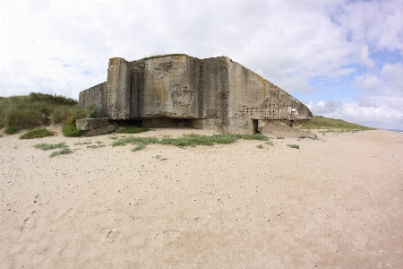 Foto Pantai laut pesisir pasir