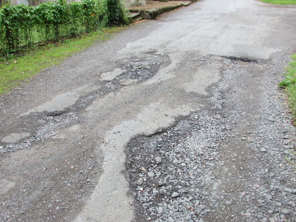 Straße verkehr loch bürgersteig
