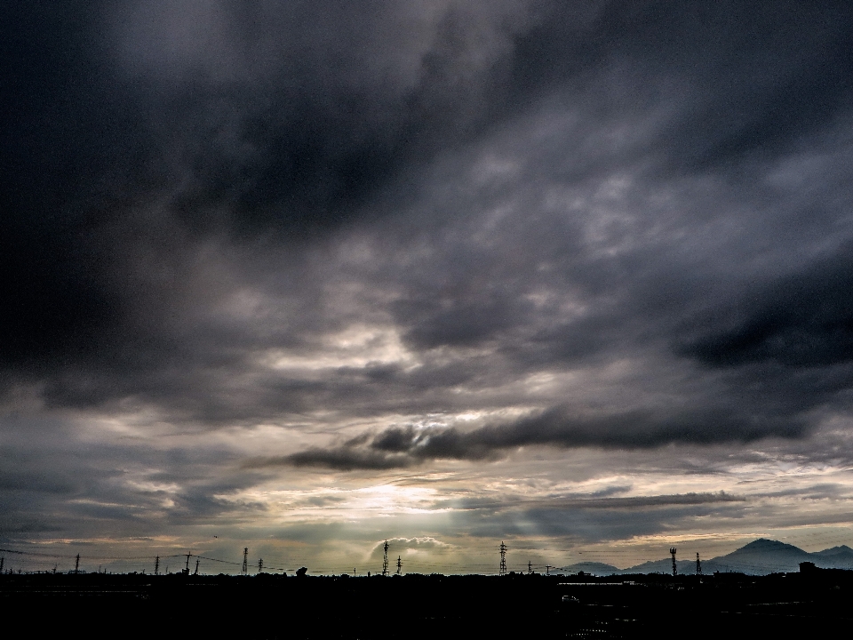 Orizzonte leggero nube cielo