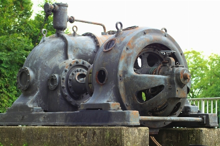 Wheel monument vehicle metal Photo