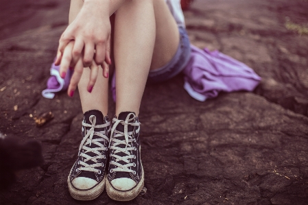 Hand shoe girl woman Photo