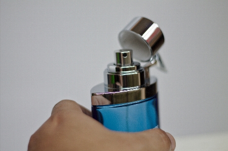 Hand bottle lighting product Photo