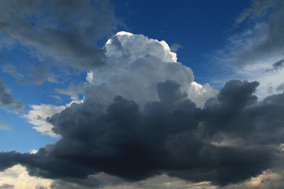 Alam awan langit sinar matahari