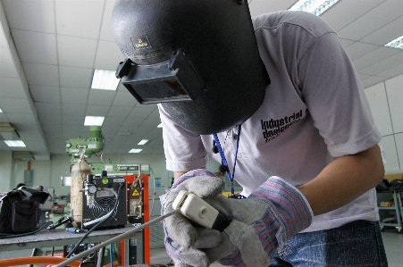 Foto Tecnologia attrezzatura saldatura industriale