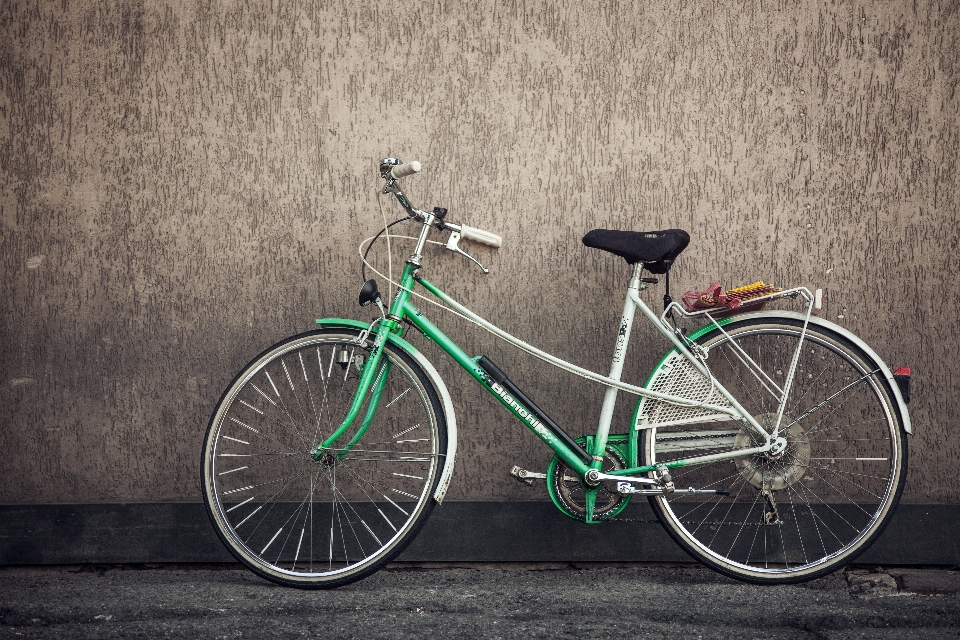 Deporte rueda bicicleta muro