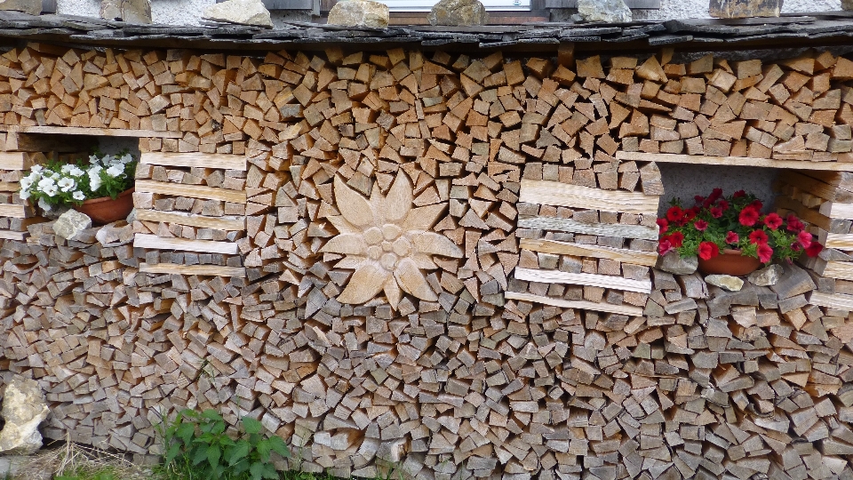 Wood flower wall stone