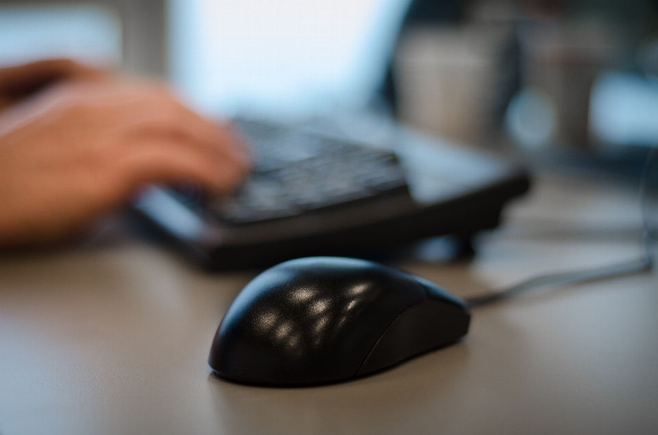 Schreibtisch computer hand arbeiten