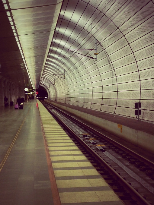 Luz arquitectura ferrocarril interior