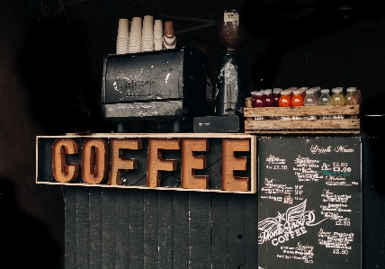 Foto Orang kedai kopi
 kayu batang