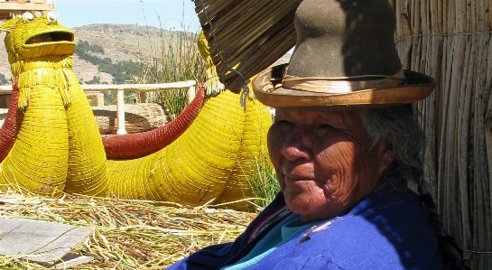 Foto Mulher chapéu agricultura peru